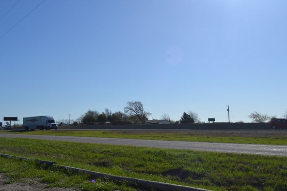 2394 Interstate 30 W, Greenville, TX 75402